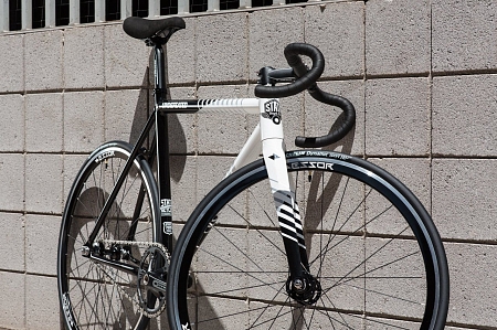 Велосипед State Bicycle Black and White