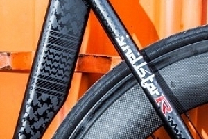 Картинка статьи Quiksilver x Tange Vandal Star R