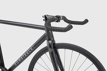 Bombtrack Script Black